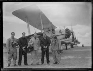 Auckland General Reconnaisance Squadron, RNZAF, Hobsonville, with crew and planes