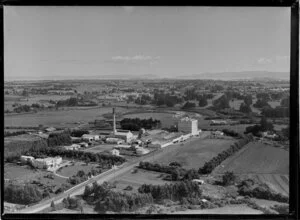 Bairds Road, Otahuhu, Auckland, including residence of Coutts family, far left, and Dominion Brewery
