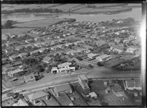Otahuhu, Auckland, houses and business premises including Knight's petrol station