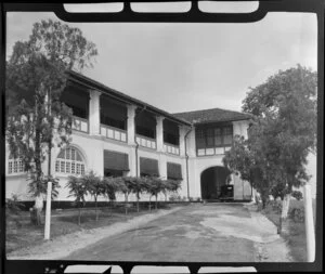 Driveway leading to Qantas Empire Airways Manor House, Singapore