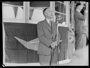 Unidentified man speaking [at a Tasman Empire Airways Ltd event]