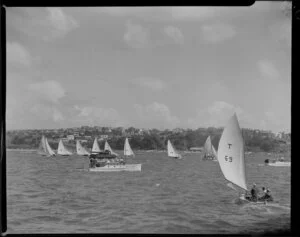 Start of 18 footer yacht race, 100th Anniversary Day regatta, Auckland Harbour
