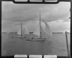 HMNZS Bellona at the 100th Anniversary Day regatta, Auckland Harbour