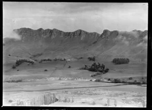 Tukituki River and Te Mata Peak outside Havelock North