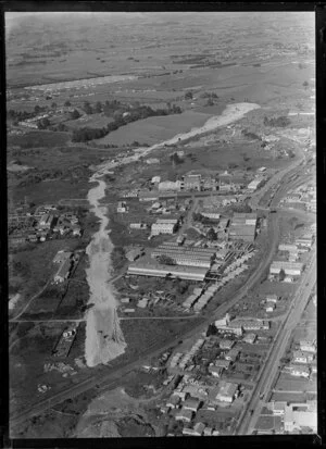Penrose, Auckland, with the southern motorway under construction