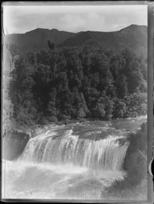 Whangaehu Falls, Whanganui River