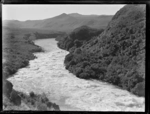 Orakei Korako, showing river