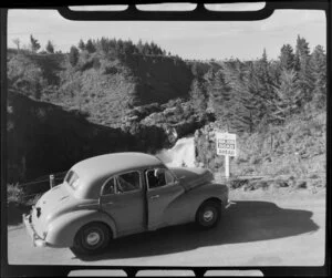 Morris Minor beside the Huka Falls, Taupo