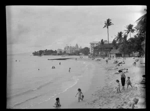 [Waikiki Beach?], Honolulu, Hawaii