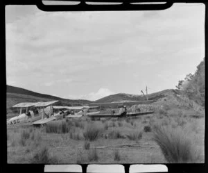 Four de Havilland Tiger Moth aeroplanes, Ponui Island, Auckland