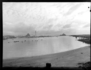New Plymouth, featuring Port Taranaki, Harbour, and Moturoa