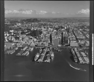 Auckland wharves and shipping