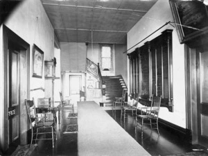 Winkelmann, Henry 1860-1931 :Entrance hallway in the Ranfurly Veterans' Home, Mount Roskill, Auckland
