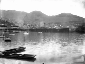 Scene at Lyttelton wharves, with steamship