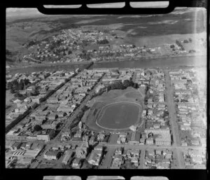 Cooks Gardens, Whanganui, with the Whanganui River in the background