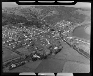 Kaitangata, Otago, showing housing and Clutha River