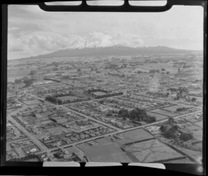 Stratford, Taranaki, with Mount Taranaki in the background