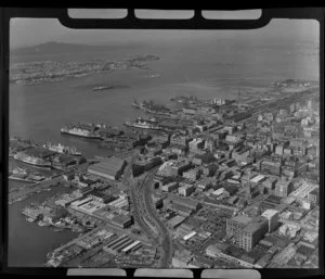Auckland wharves, from Fanshawe Street towards air base