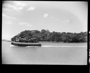 Passenger boat Miss Knoxie, launch near Rawhiti, Bay of Islands