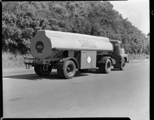 Bedford Artic truck, Shell Oil Company of New Zealand Limited