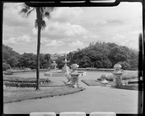 Central fountain area, Albert Park, Auckland