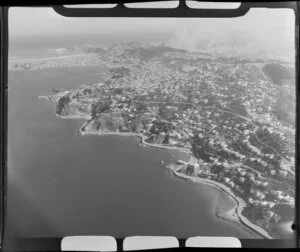 Evans Bay/Hataitai area, Wellington, including coastline and Evans Bay Parade