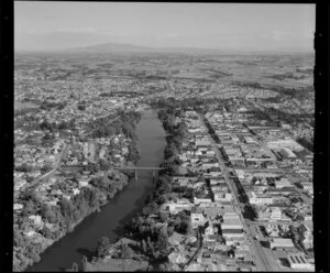Hamilton, showing town, bridges and Waikato River