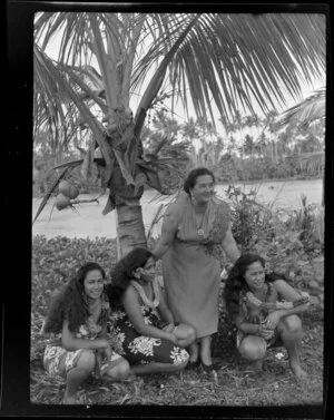 Aggie Grey with three unidentified women, Apia, Samoa