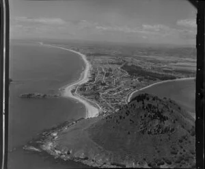 Mount Maunganui, Bay of Plenty, looking towards township and beach
