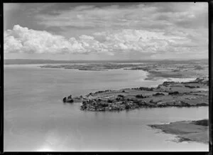 Weymouth, Auckland, showing Keith Park, Estuary Road Reserve and Manukau Harbour