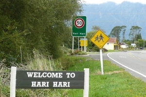 Road signs, Harihari