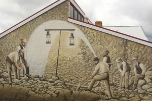 Mural of gold miners, Westport
