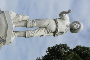 Statue commemorating the pioneers of Westland