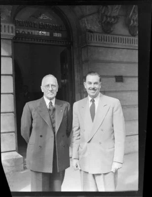 Aviation representatives during the 1953 London-Christchurch Air Race, Christchurch