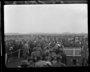 Harewood arrival of Aviation personalities during the 1953 London-Christchurch Air Race, Christchurch, including crowds of people