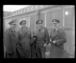 Aviation personalities during the 1953 London-Christchurch Air Race, Christchurch