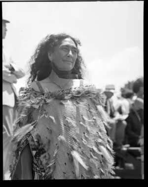 Mihiaira Grey, wearing traditional Māori cloak, Royal reception, Rotorua
