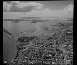 Ponsonby, Auckland, including city and Waitemata Harbour in background