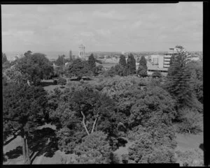 Albert Park, Auckland, including a view of the clocktower at the University of Auckland