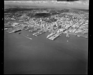 Central Auckland City, featuring Waitemata Harbour and port area