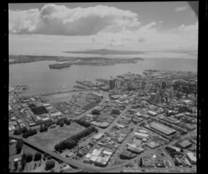 Auckland City, featuring commercial area and Victoria Park, and including waterfront and Waitemata Harbour