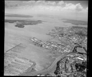 Auckland City, featuring Waitemata Harbour and port area