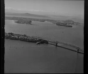 Auckland Harbour Bridge, Northcote