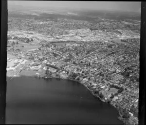 Milford, with Lake Pupuke, Auckland