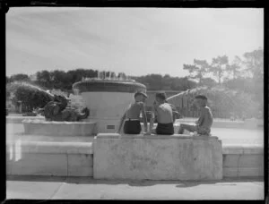 Unidentified children at The Mission Bay Fountain, Mission Bay, Auckland