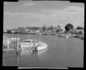 Whangarei, showing boats, river and town basin