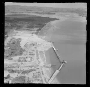 Construction of wharf, Mount Maunganui area, Tauranga, Bay of Plenty