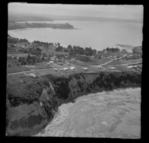 Manly, Whangaparaoa Peninsula, showing housing and cliff face
