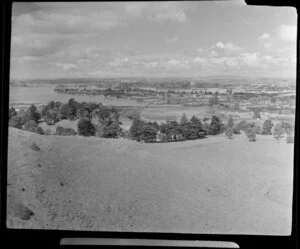 Mangere Mountain, Auckland, including surrounding area