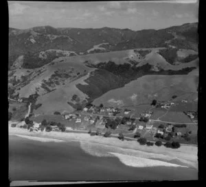 Langs Beach, Northland, showing houses and hills
